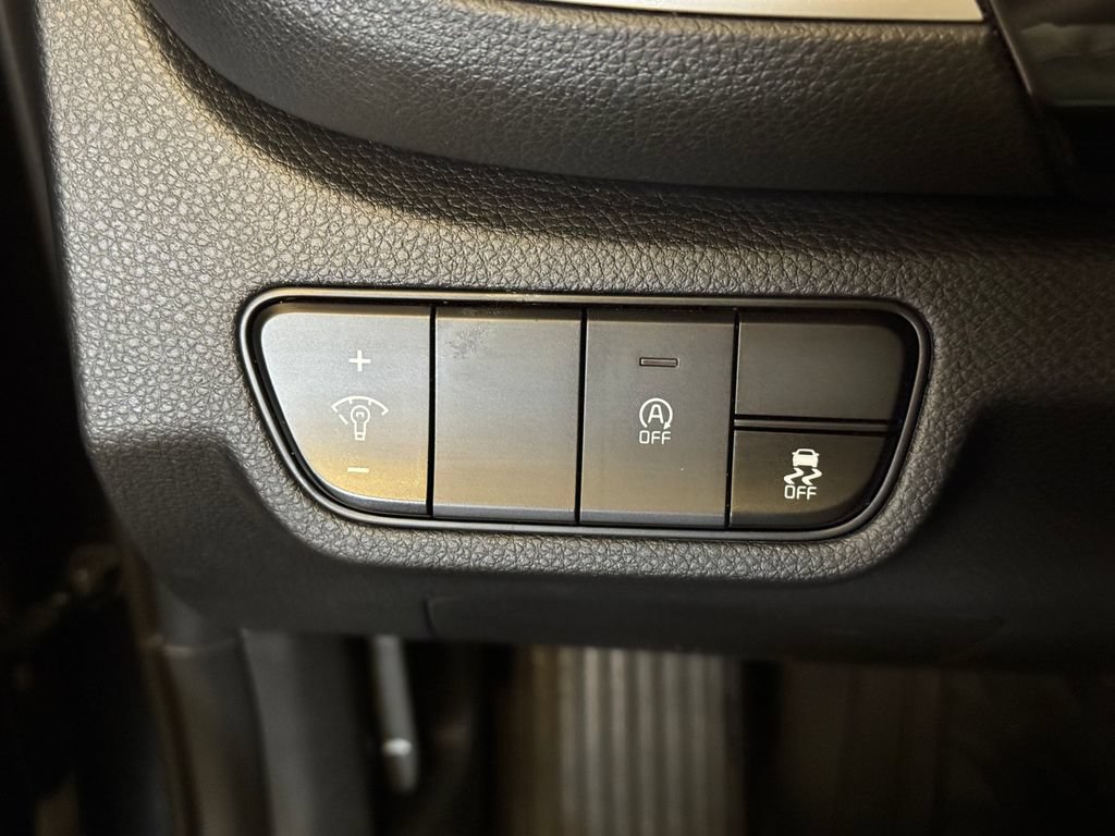 Used 2025 Kia Seltos S AWD/4WD image 18