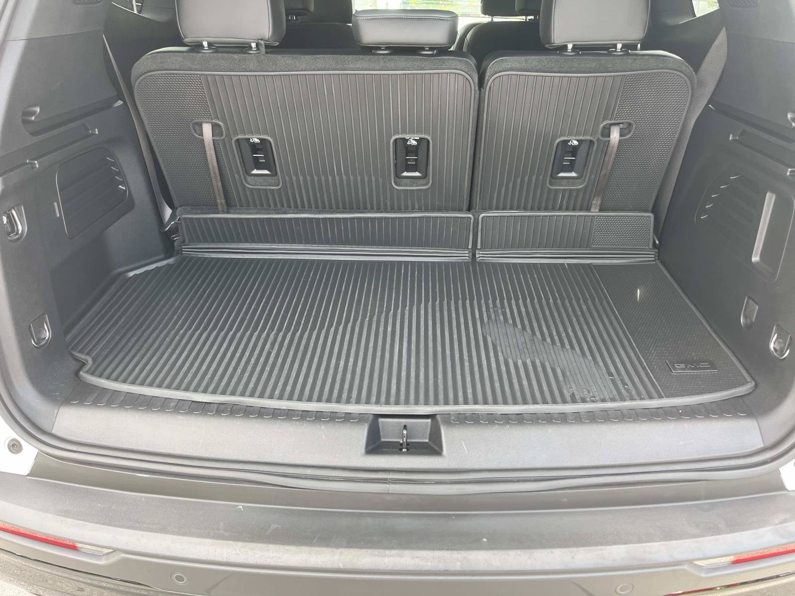 Used 2024 GMC Acadia AT4 w/ Luxury Package AWD/4WD image 15