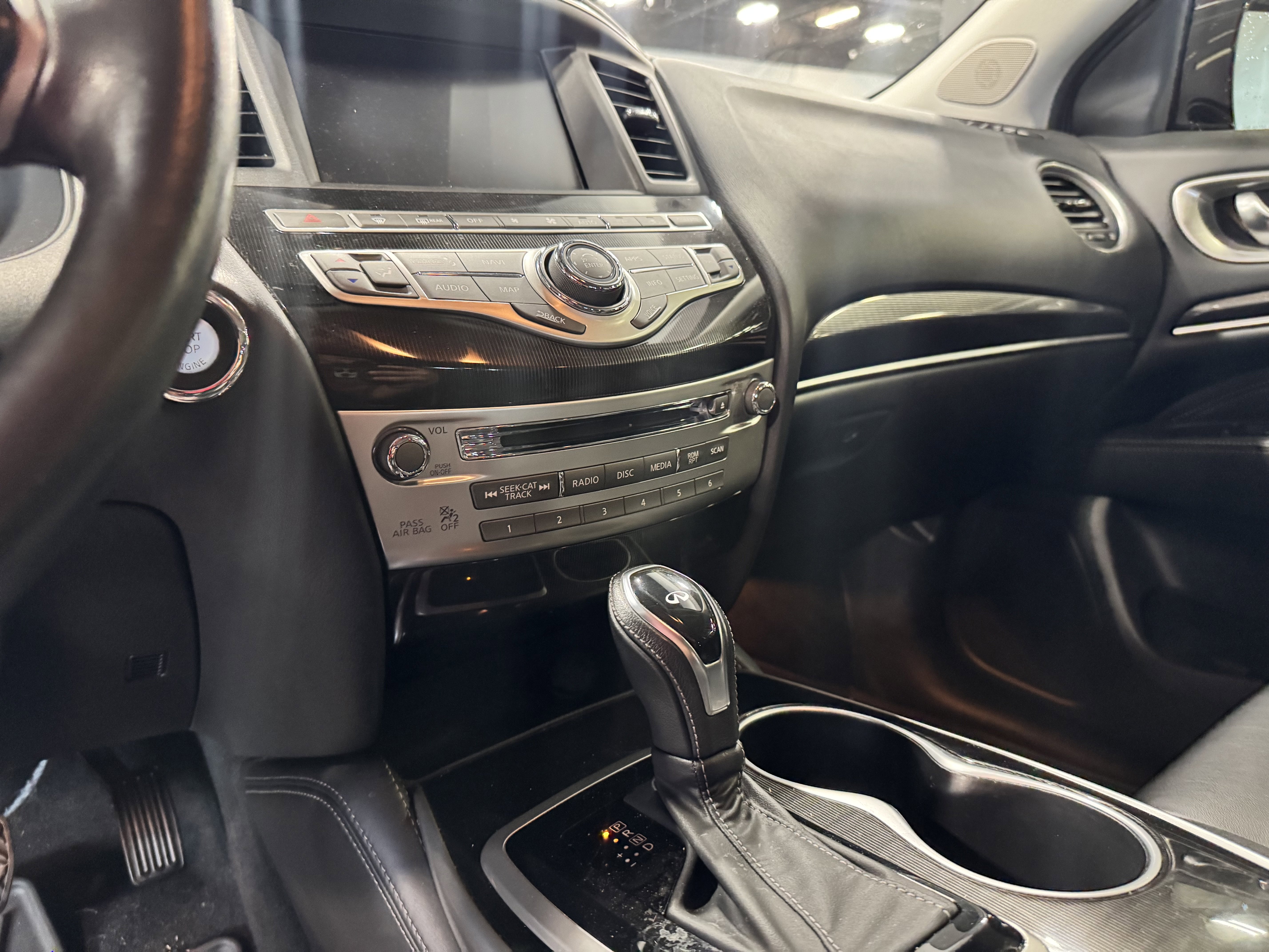 Used 2017 INFINITI QX60 Luxe w/ Premium Plus Package AWD/4WD image 11