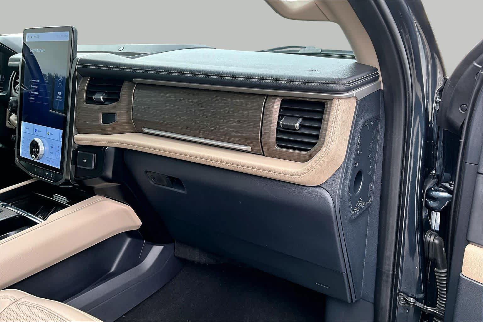 Used 2024 Ford Expedition Limited RWD image 18
