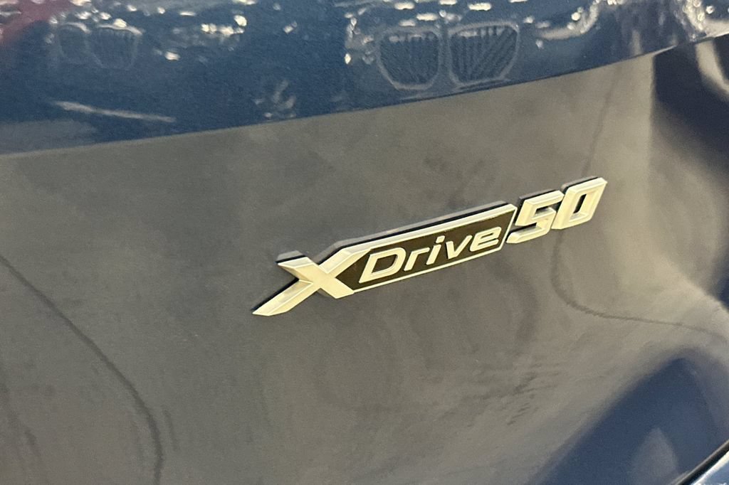 Used 2023 BMW iX xDrive50 w/ Sport Package AWD/4WD image 35