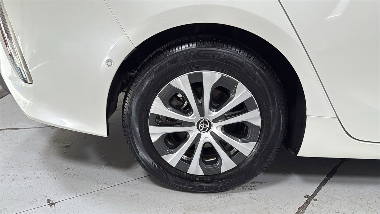 Used 2020 Toyota Prius Prime Limited image 22