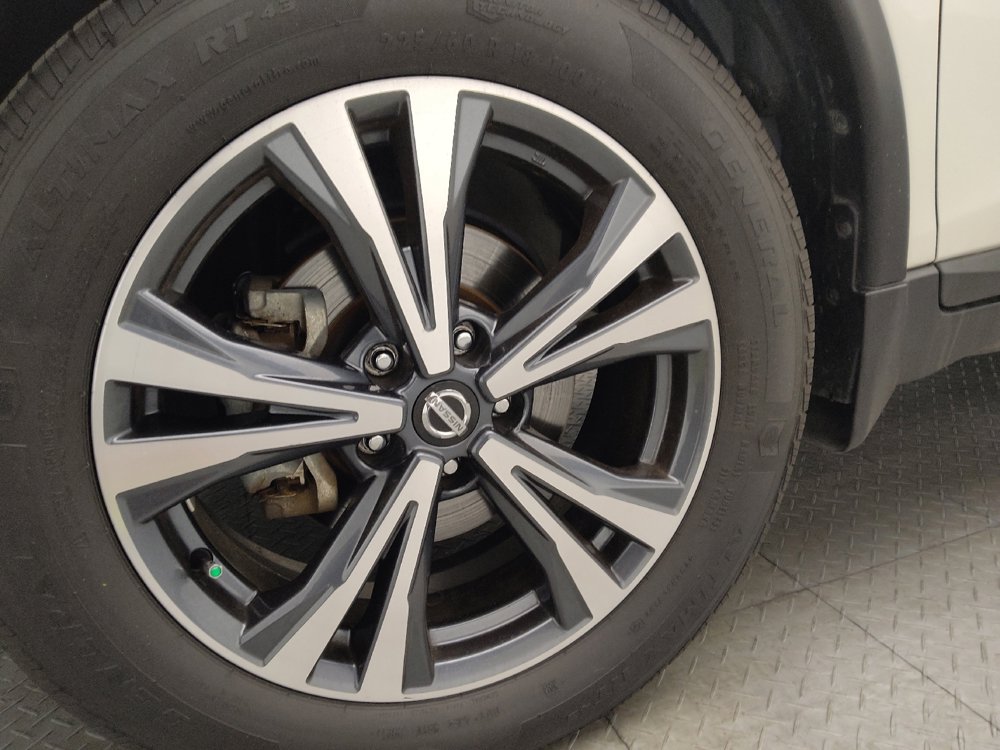 Used 2017 Nissan Rogue SL image 31