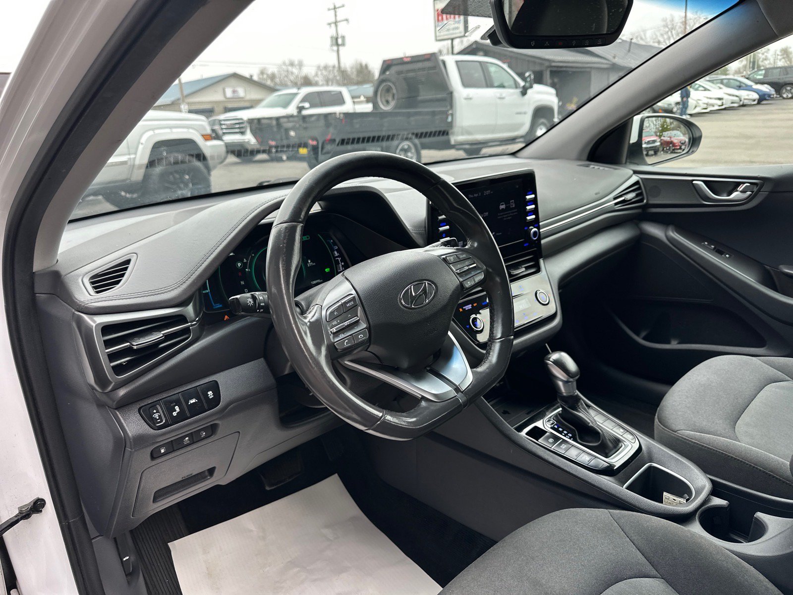 Used 2021 Hyundai Ioniq SEL FWD image 14