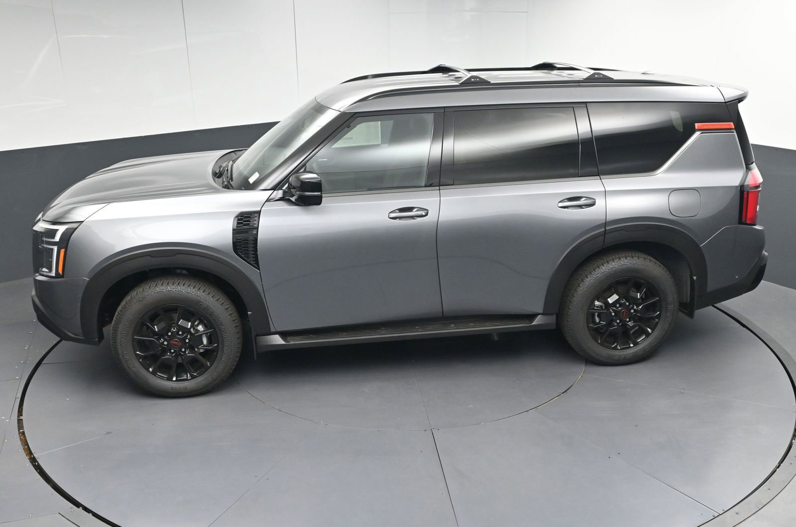 New 2025 Nissan Armada PRO-4X AWD/4WD image 37