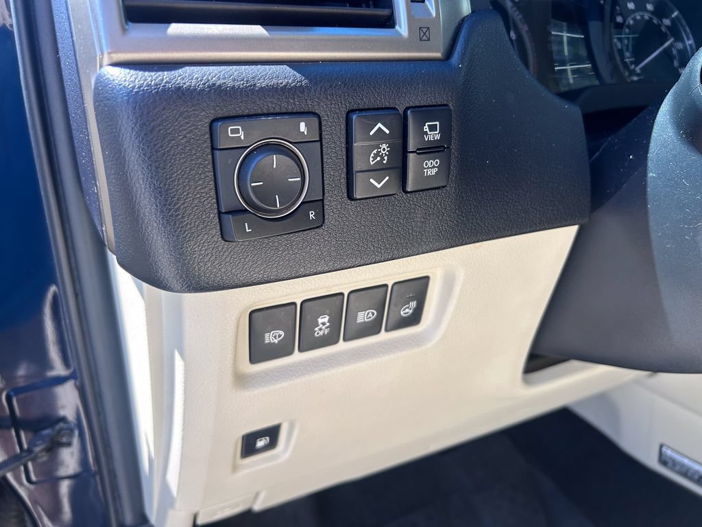 Used 2021 Lexus GX 460 Luxury w/ Sport Design Package AWD/4WD image 11