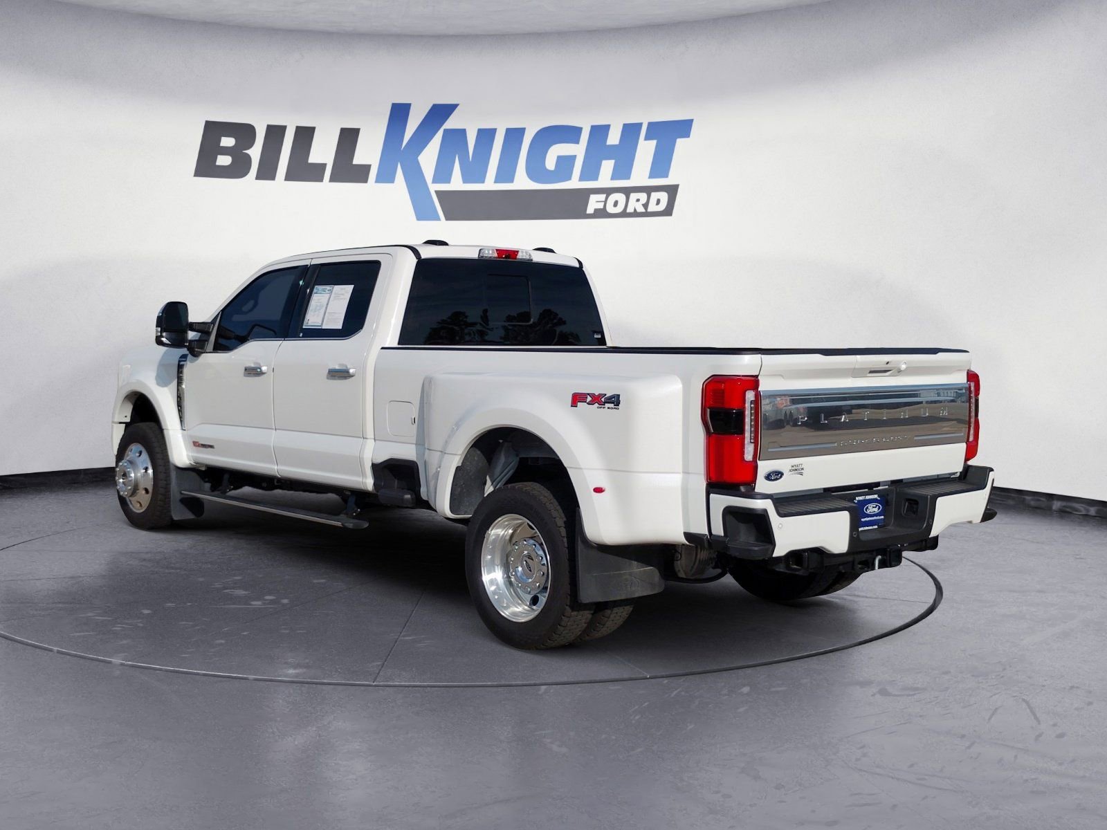 Used 2025 Ford F450 Platinum w/ Platinum Plus Package image 3