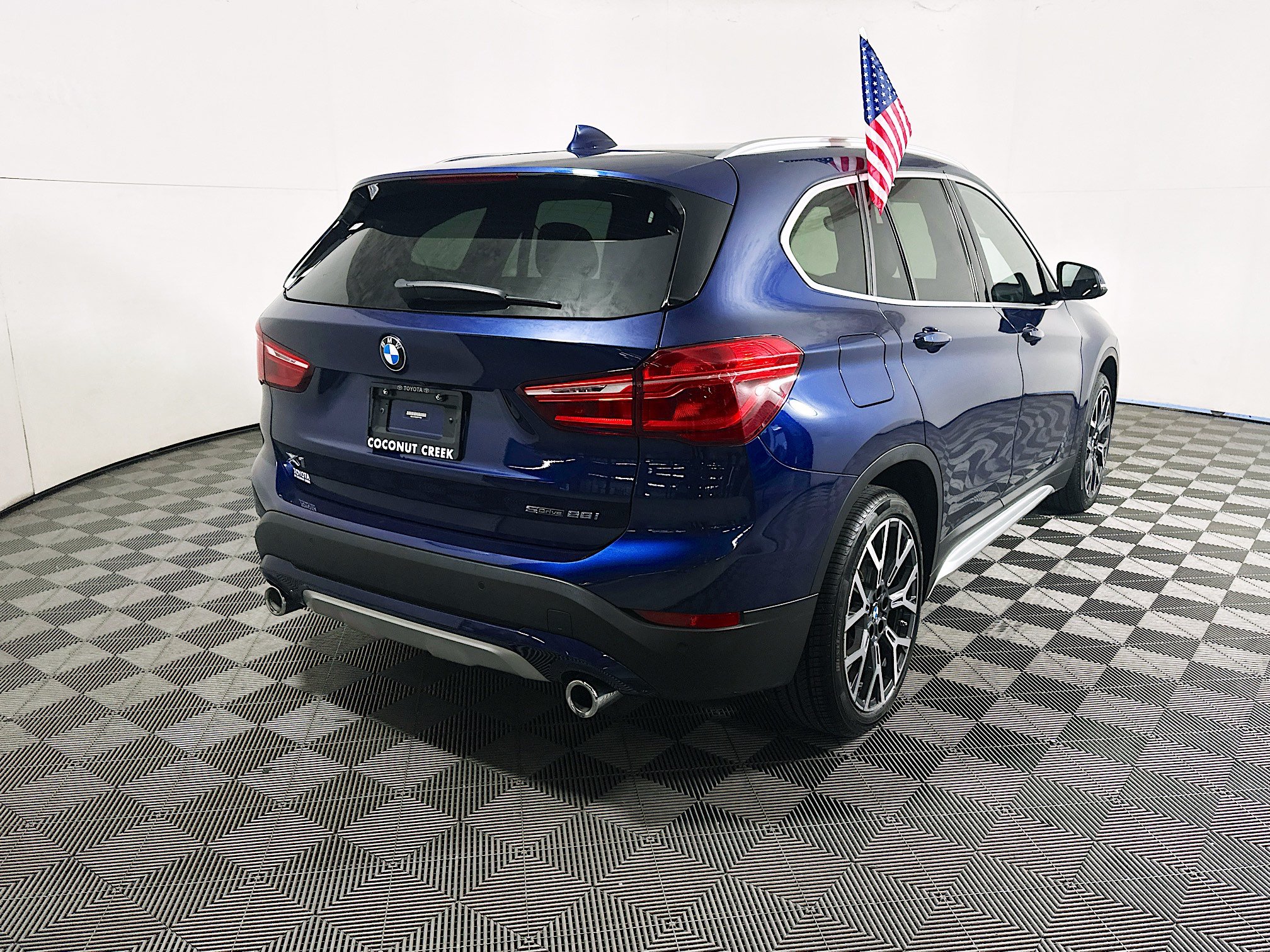 Used 2020 BMW X1 sDrive28i w/ Convenience Package FWD image 3