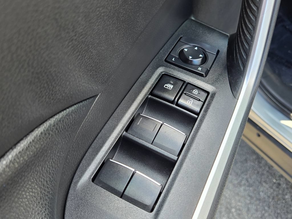 Used 2020 Toyota RAV4 XLE Premium AWD/4WD image 16