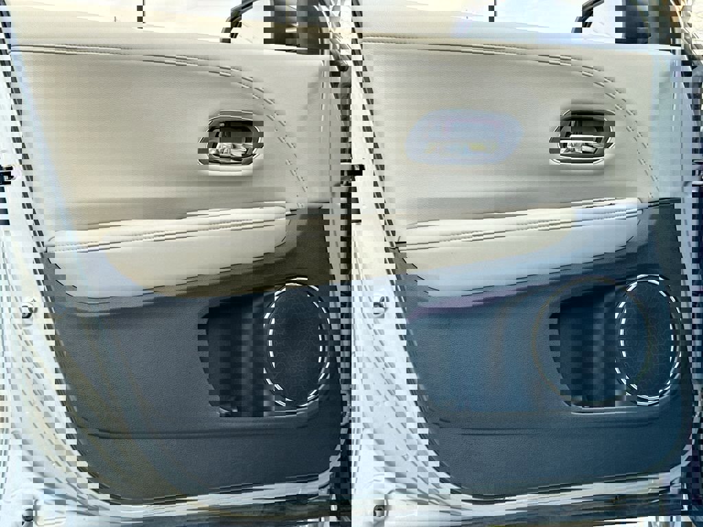 Used 2018 Honda HR-V EX-L image 12