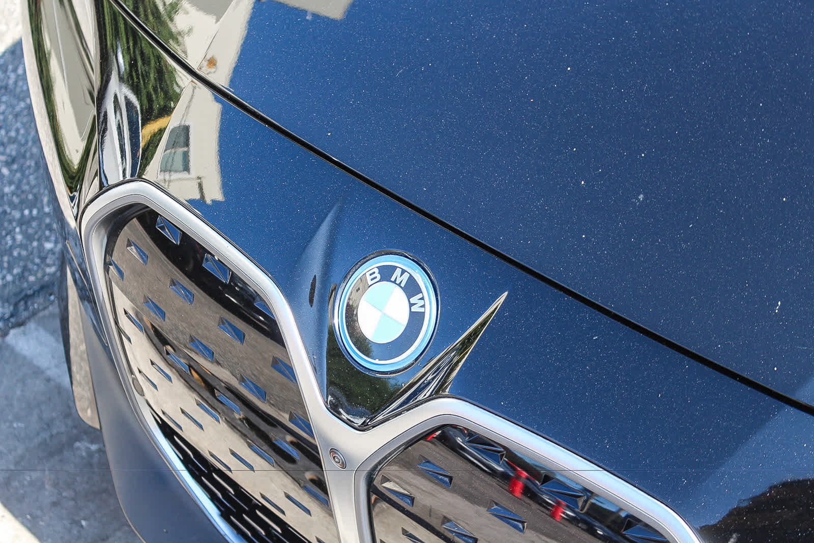 Used 2023 BMW i4 eDrive35 w/ Premium Package RWD image 11
