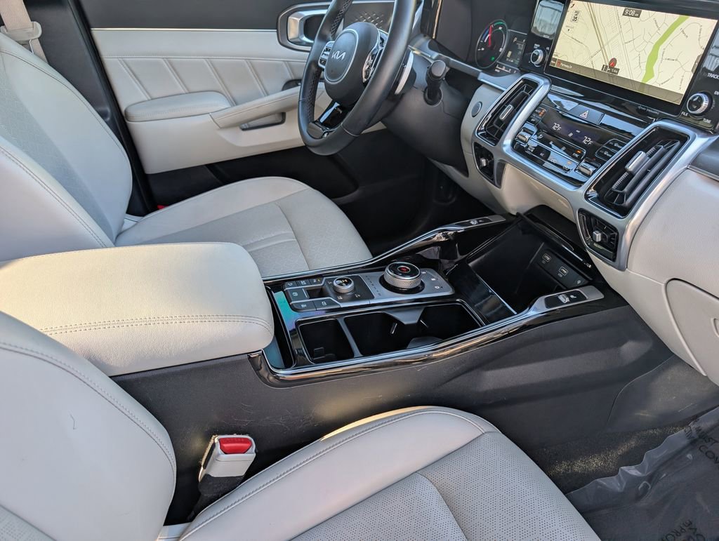 Used 2022 Kia Sorento SX w/ Panoramic Sunroof Package image 21