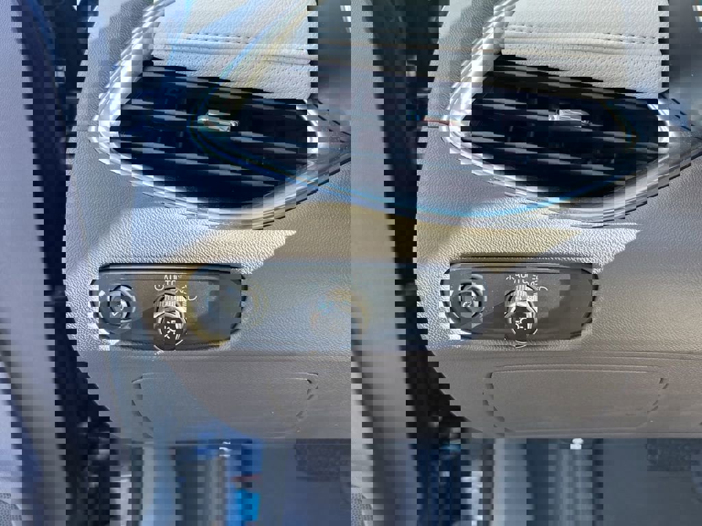 Used 2024 Chevrolet Malibu LT image 20