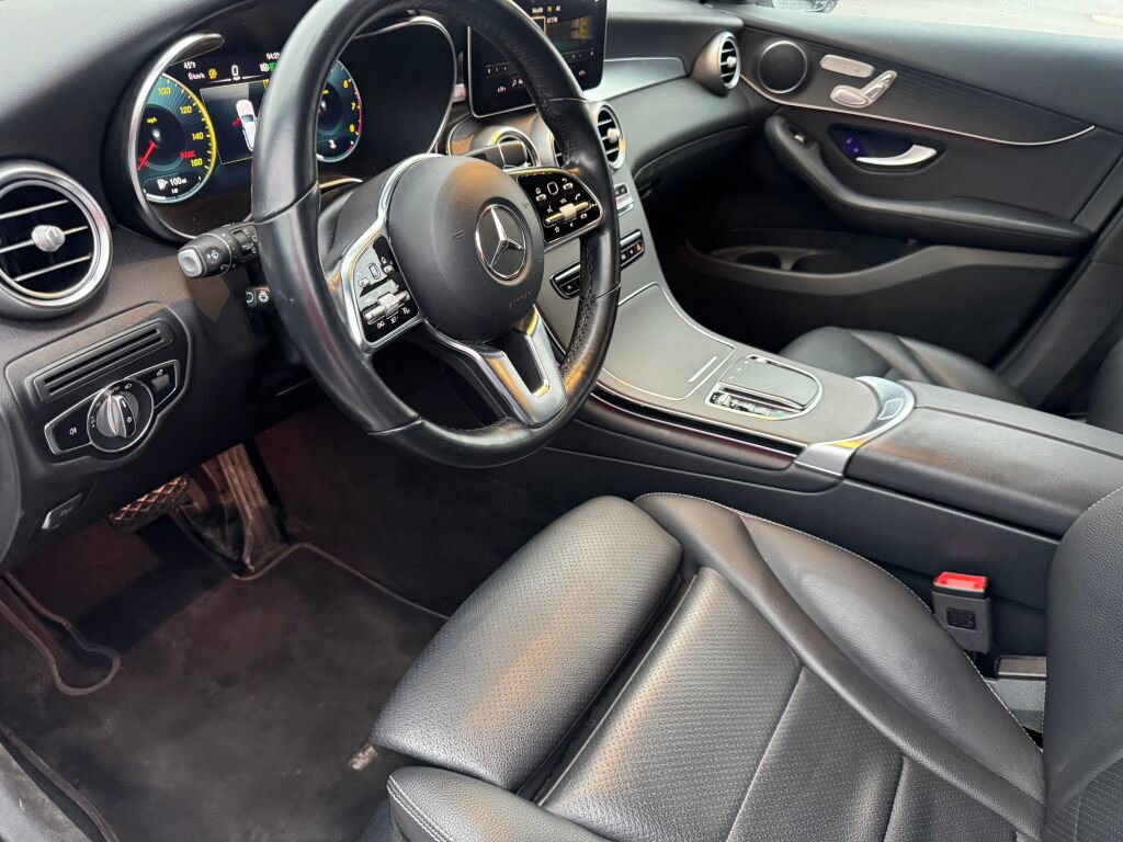 Certified 2022 Mercedes-Benz GLC 300 4MATIC image 3