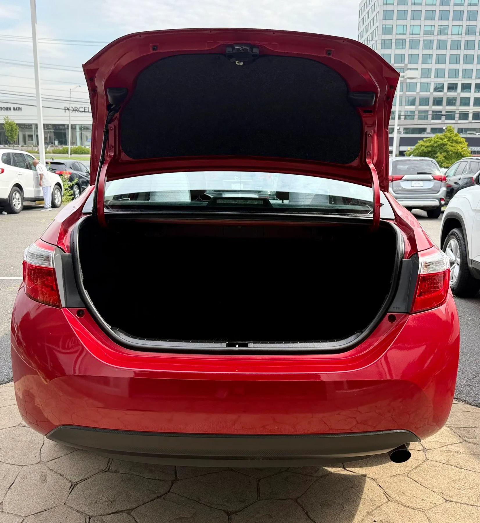 Used 2015 Toyota Corolla LE FWD image 36