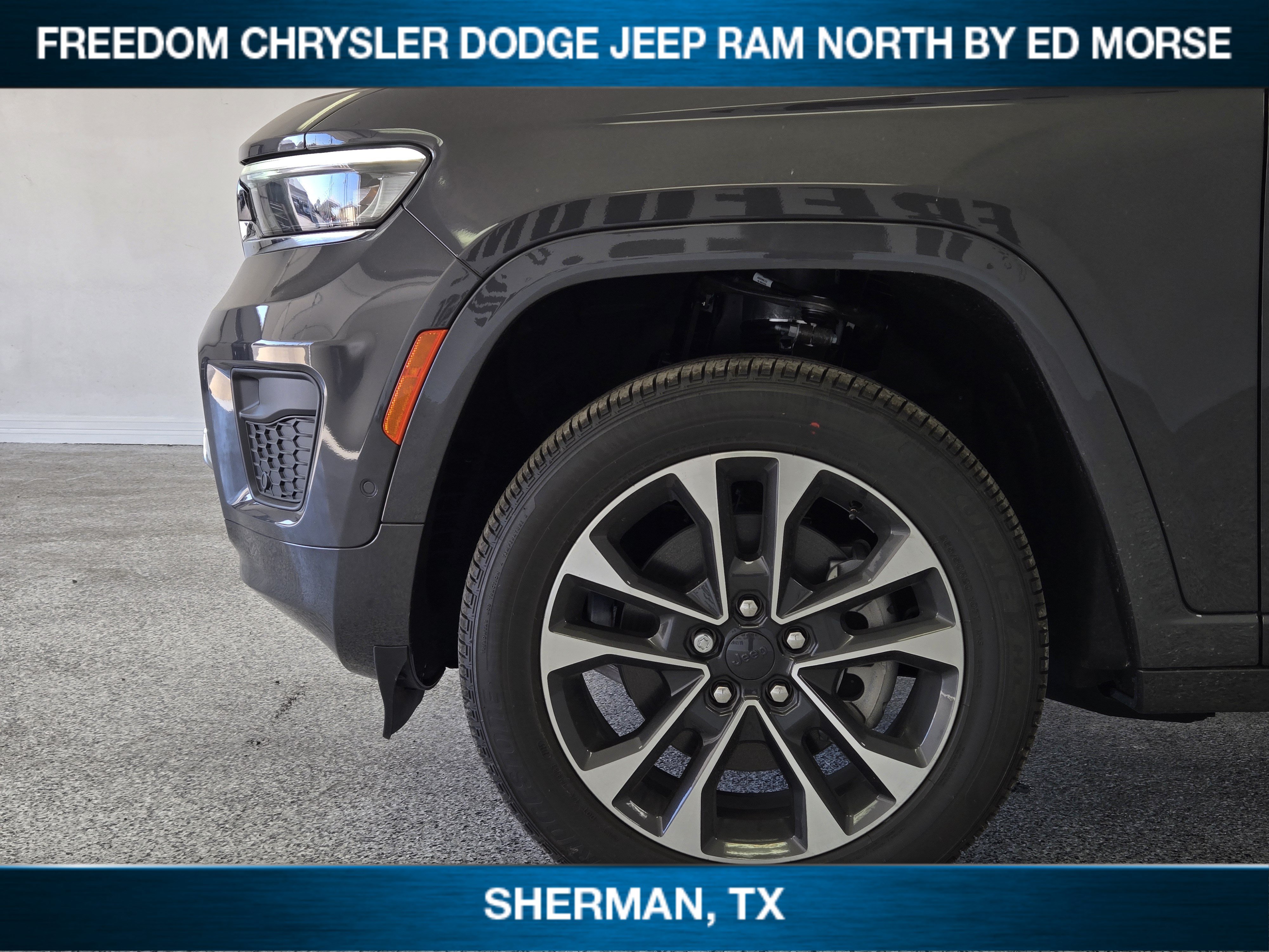 New 2025 Jeep Grand Cherokee L Overland w/ Rear Seat Video Group I AWD/4WD image 6