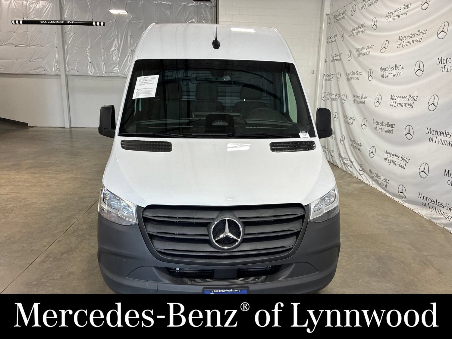 Used 2025 Mercedes-Benz Sprinter 2500 image 2