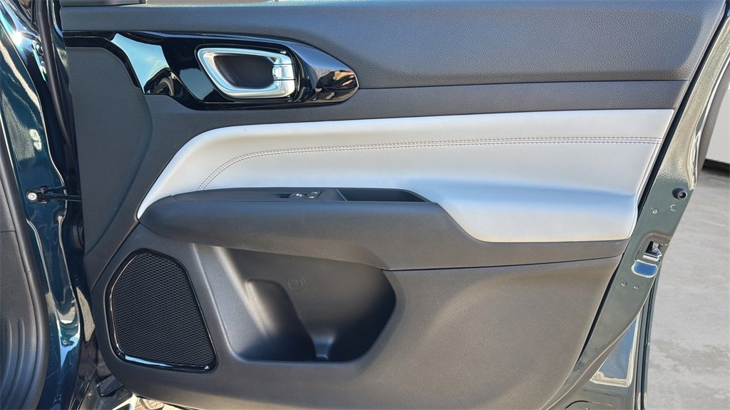 New 2026 Jeep Compass Limited image 10