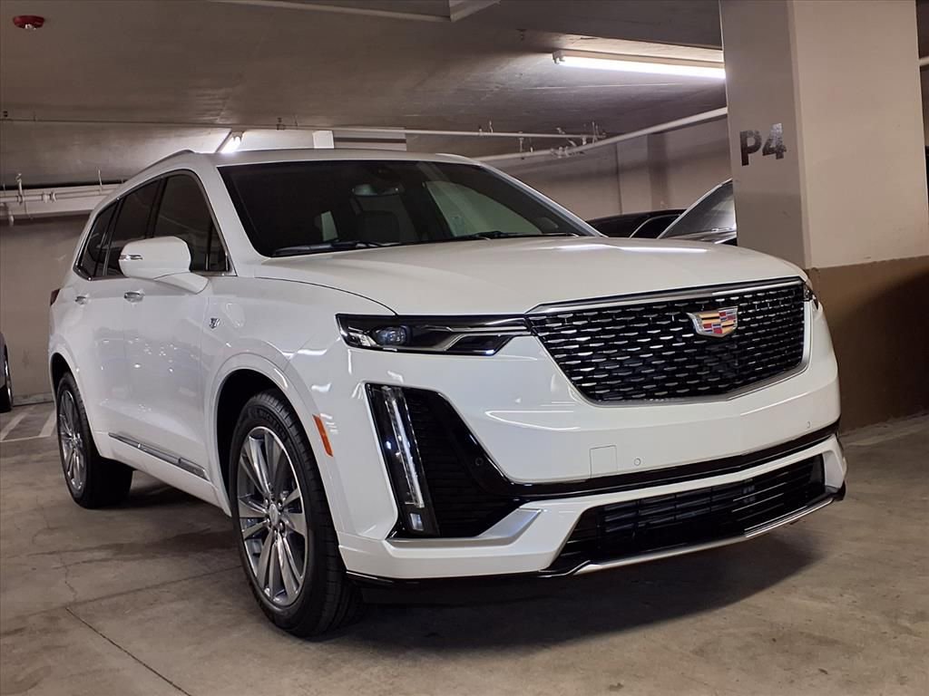 New 2025 Cadillac XT6 Premium Luxury FWD image 3
