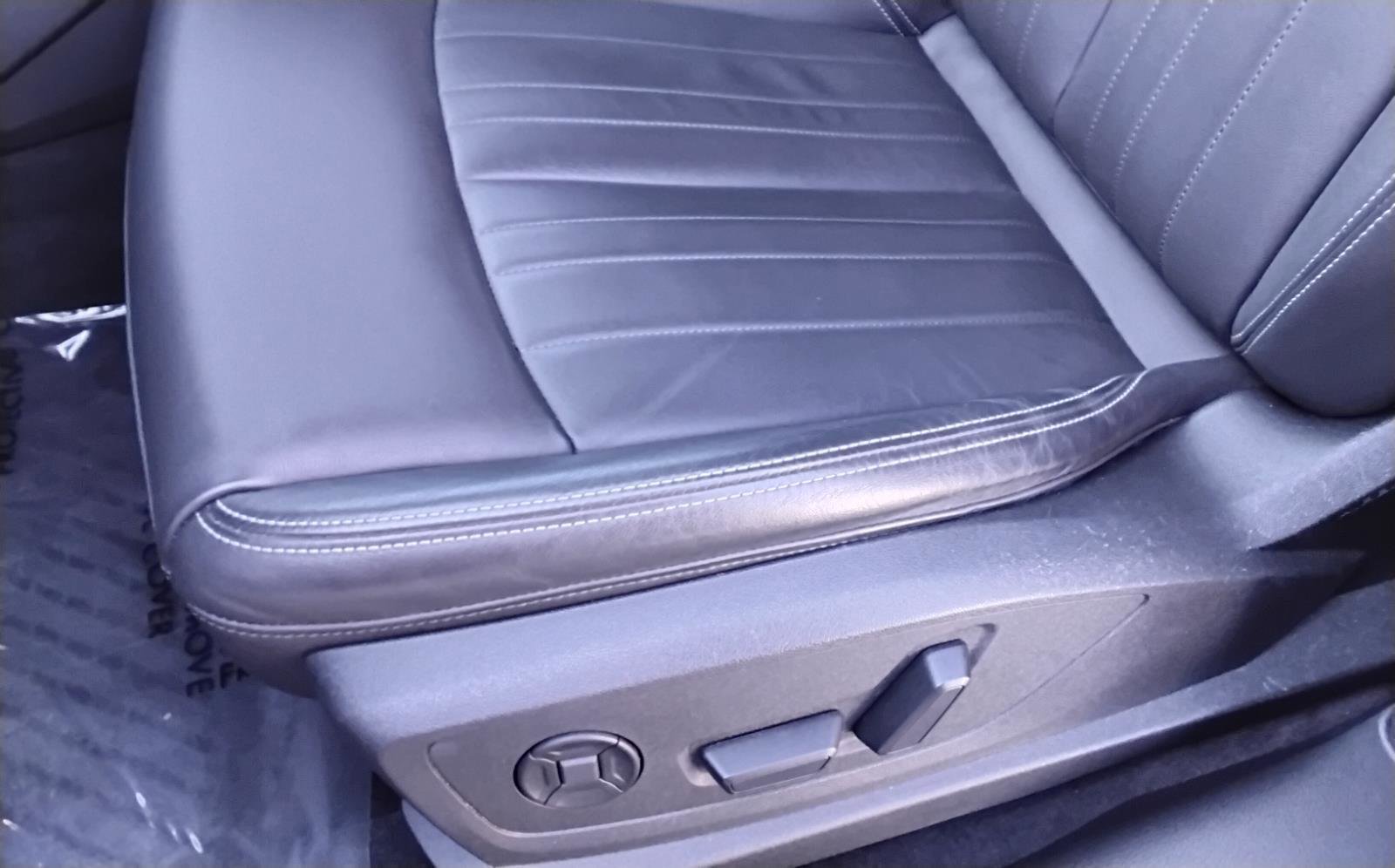 Certified 2022 Audi e-tron Premium w/ Convenience Plus Package image 17