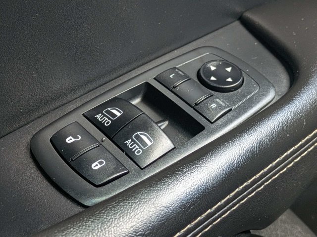 Used 2018 Dodge Challenger SRT Hellcat RWD image 21