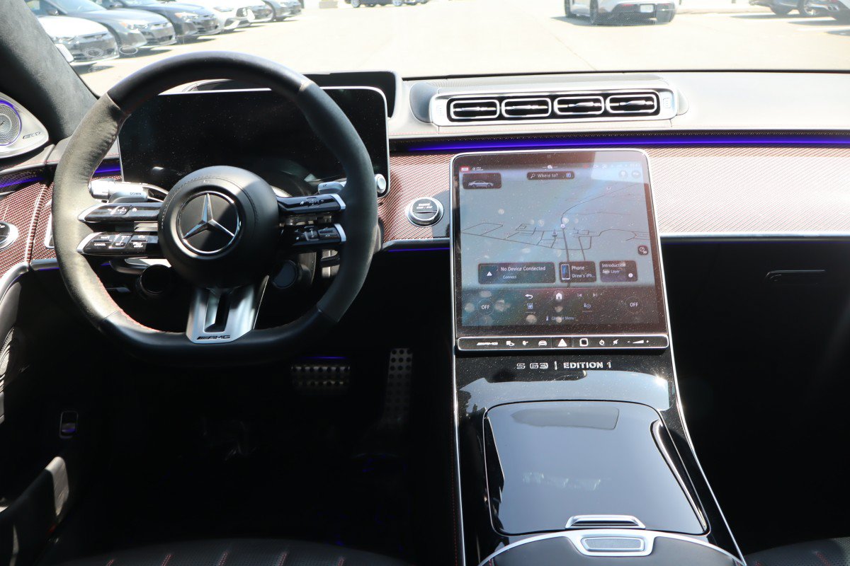 Used 2024 Mercedes-Benz S 63 AMG S w/ Carbon Fiber Exterior Package image 22