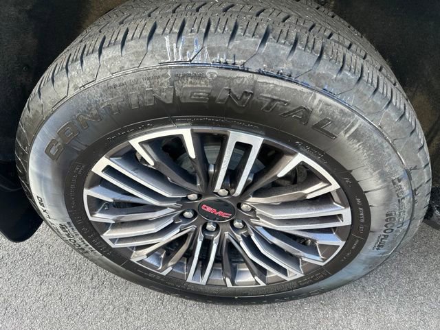Used 2025 GMC Yukon XL Elevation AWD/4WD image 10