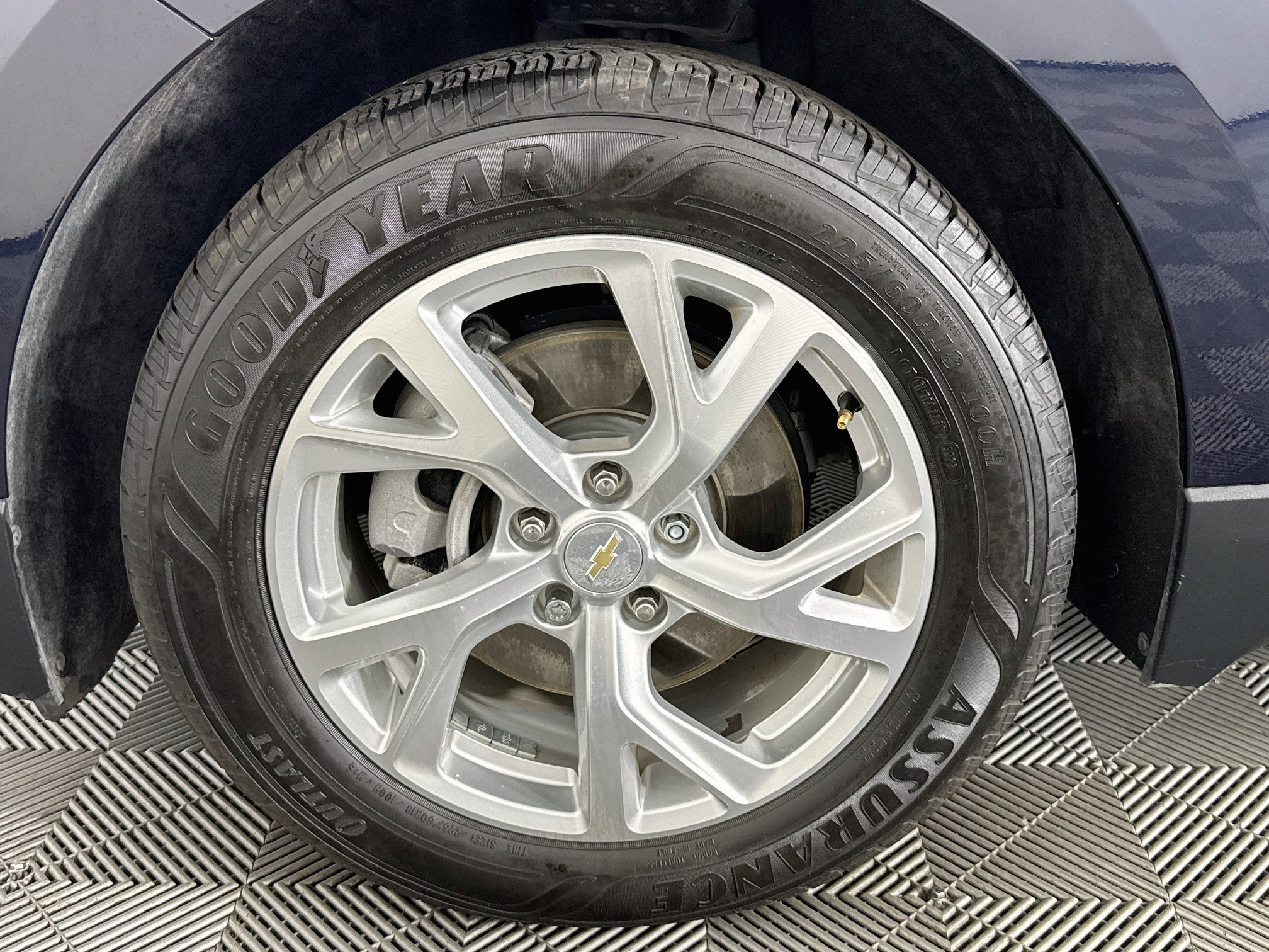 Used 2020 Chevrolet Equinox LT FWD image 50