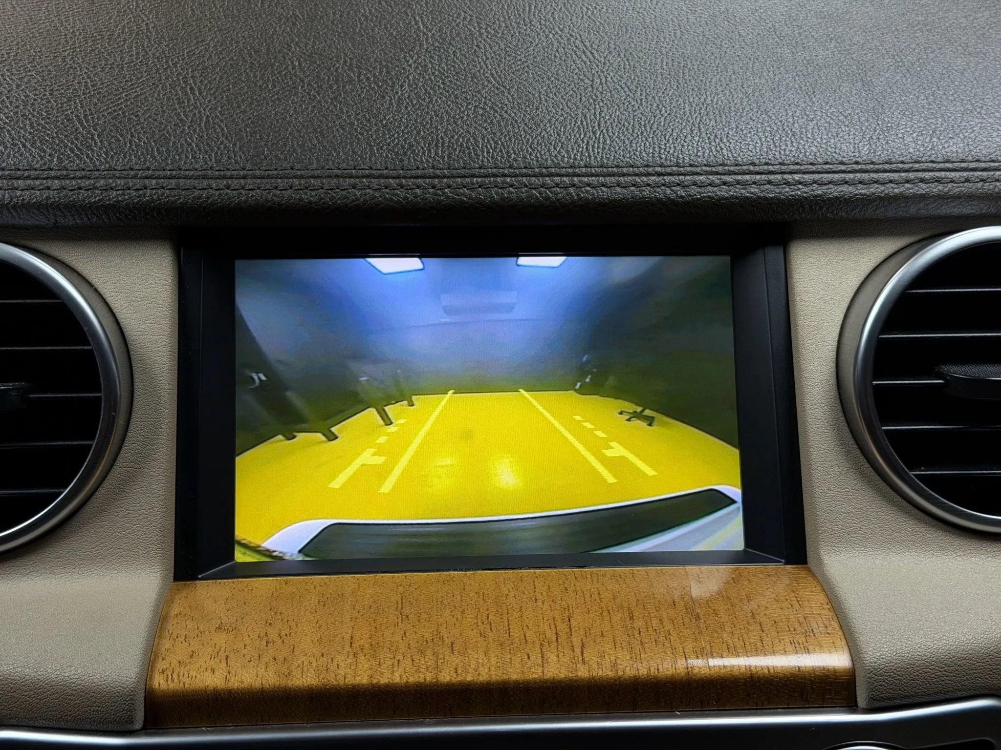 Used 2016 Land Rover LR4 HSE AWD/4WD image 34