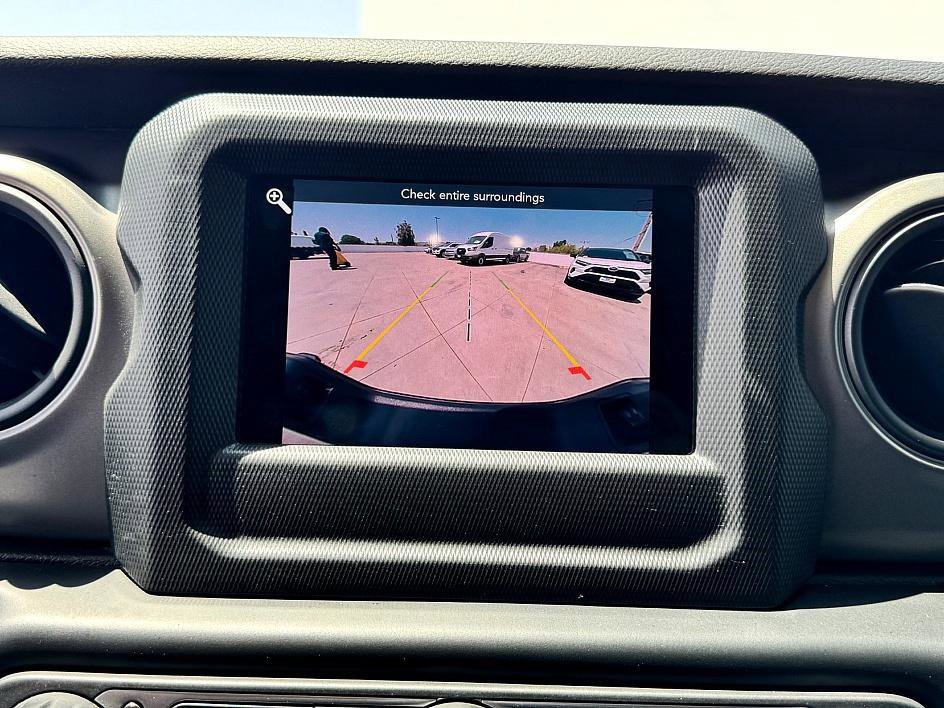 Used 2022 Jeep Gladiator Sport image 26