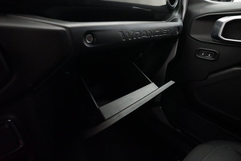 Used 2023 Jeep Wrangler Sport image 29