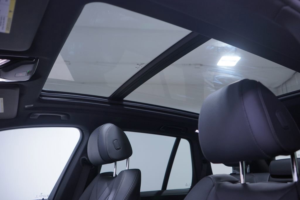 Used 2026 BMW X5 xDrive40i w/ M Sport Package image 8