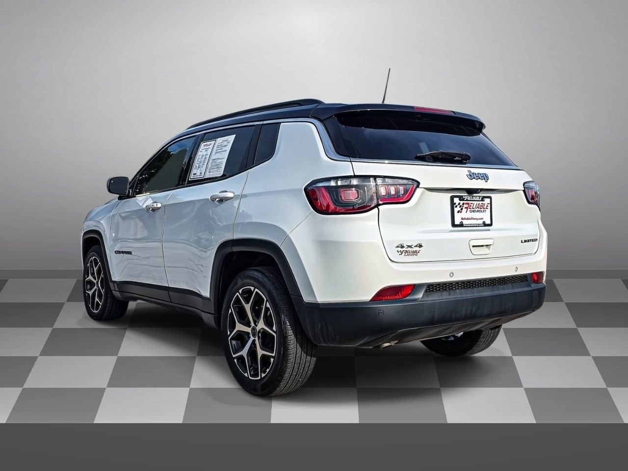 Used 2025 Jeep Compass Limited AWD/4WD image 4