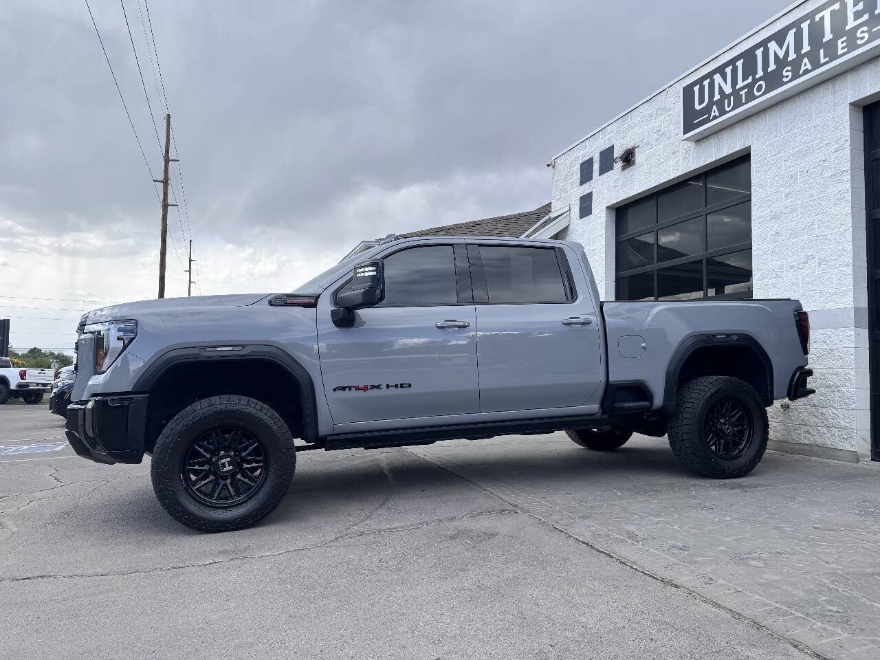 Used 2024 GMC Sierra 2500 AT4X AWD/4WD image 12