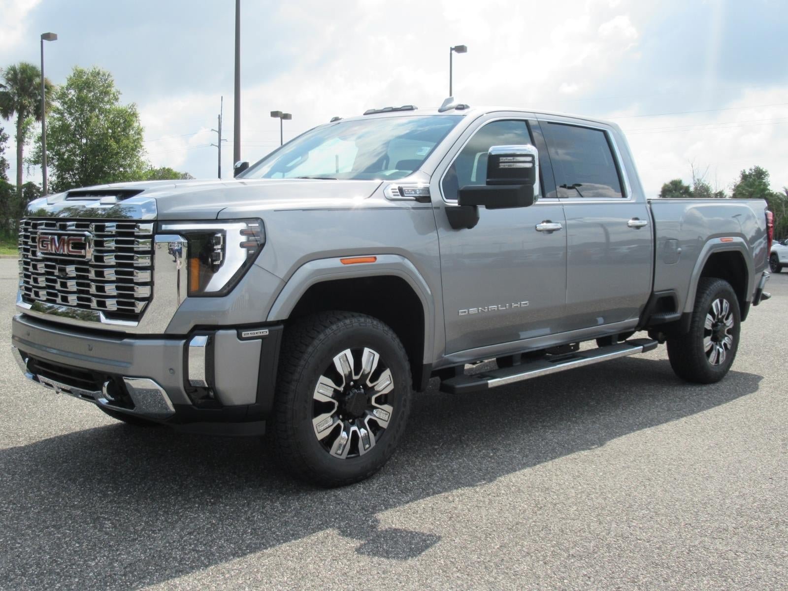 New 2026 GMC Sierra 2500 Denali w/ Denali Reserve Package AWD/4WD image 3