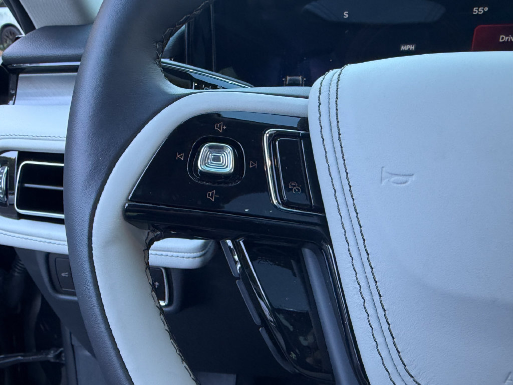 New 2026 Lincoln Aviator AWD image 21
