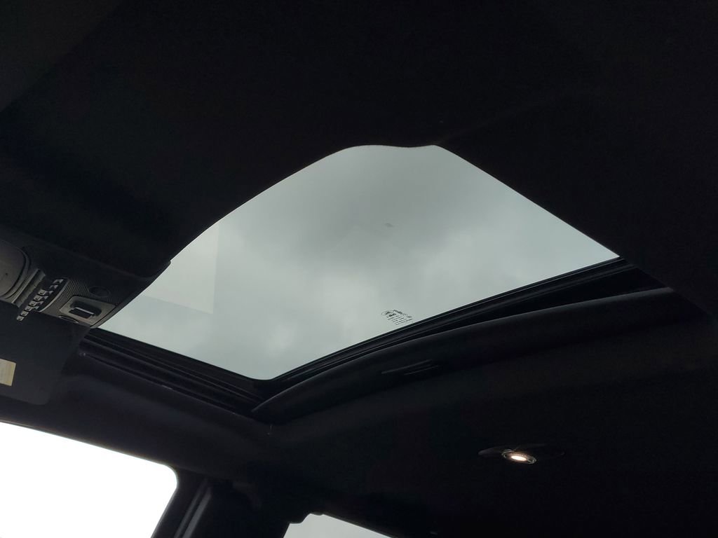 Used 2018 Ford F150 Raptor w/ Equipment Group 802A Luxury image 11