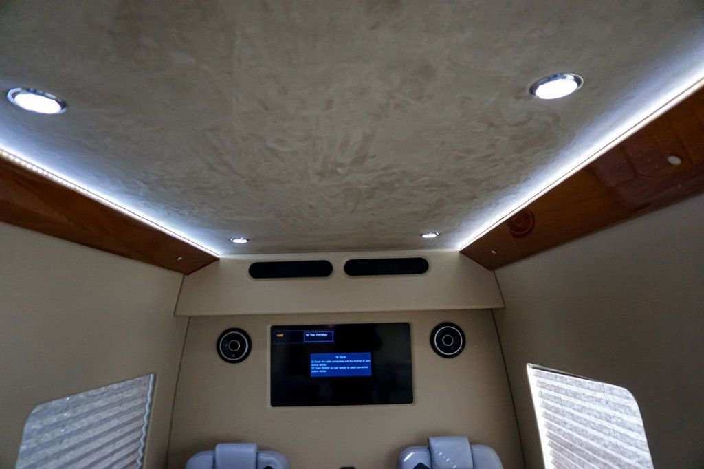 Used 2015 Mercedes-Benz Sprinter 2500 image 32