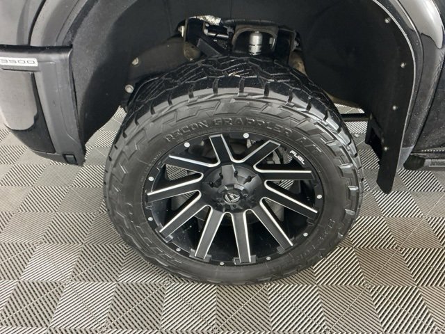 Used 2024 GMC Sierra 3500 Denali Ultimate image 32