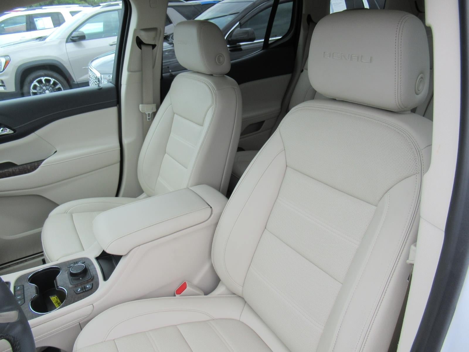 Used 2023 GMC Acadia Denali w/ Denali Ultimate Package FWD image 17