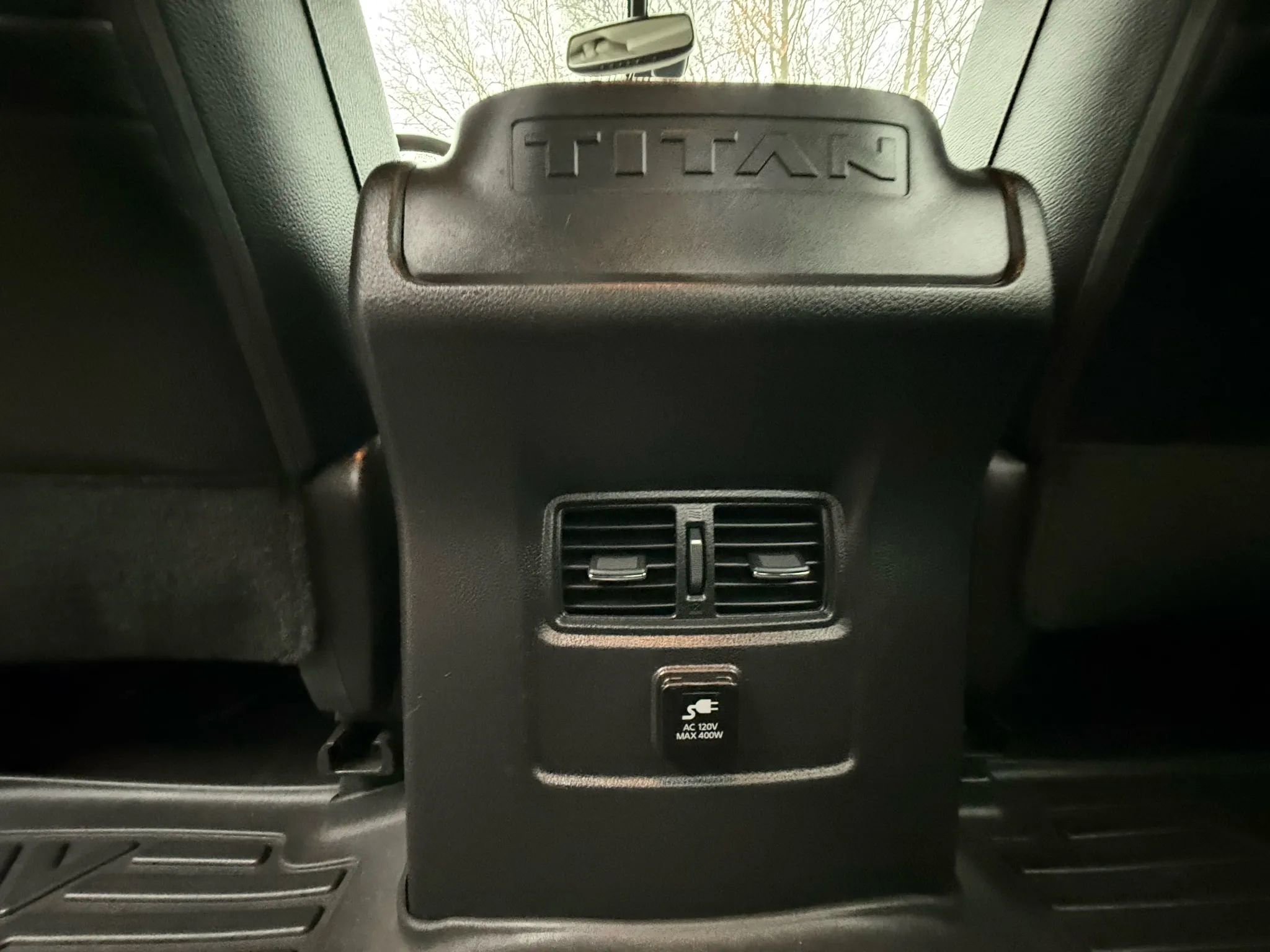 Used 2017 Nissan Titan SL image 22