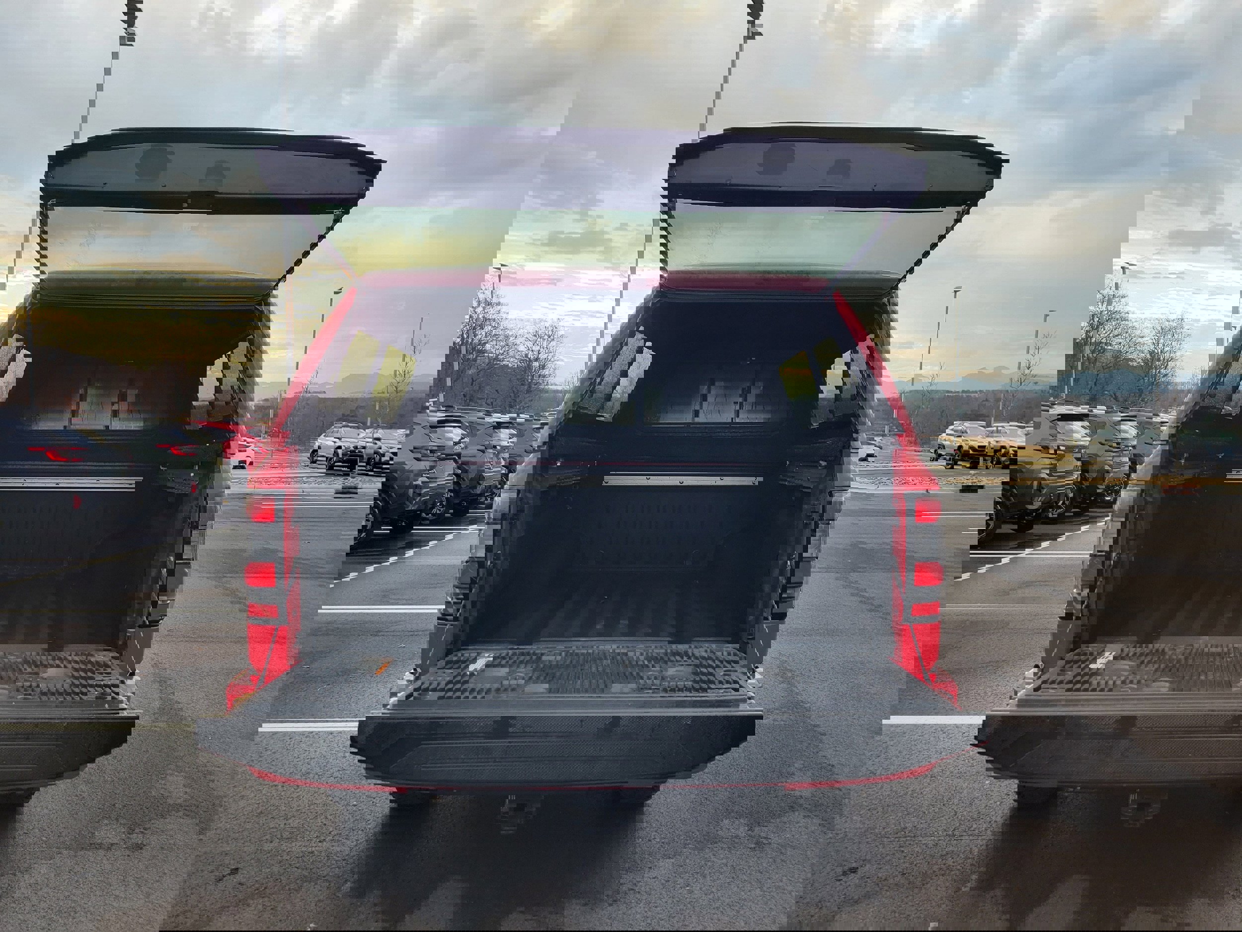 Used 2022 Nissan Frontier SV image 11