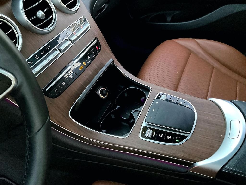 Used 2021 Mercedes-Benz GLC 300 4MATIC image 20