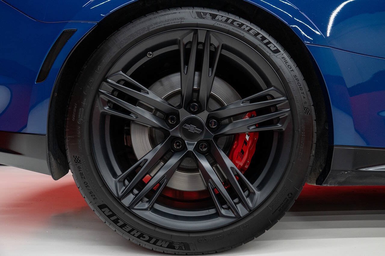 Used 2023 Chevrolet Camaro ZL1 RWD image 62