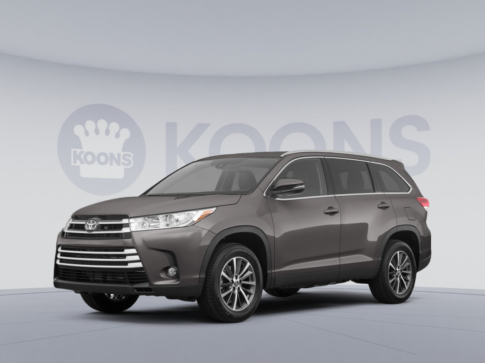 Used 2019 Toyota Highlander XLE AWD/4WD image 1