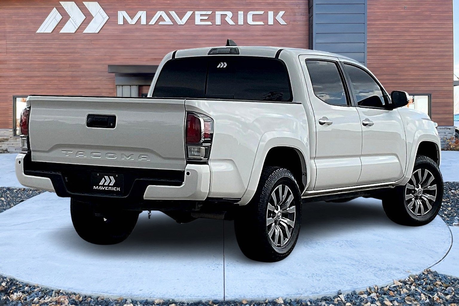 Used 2023 Toyota Tacoma Limited image 5