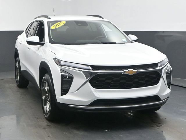 Used 2025 Chevrolet Trax LT w/ LT Convenience Package FWD image 49