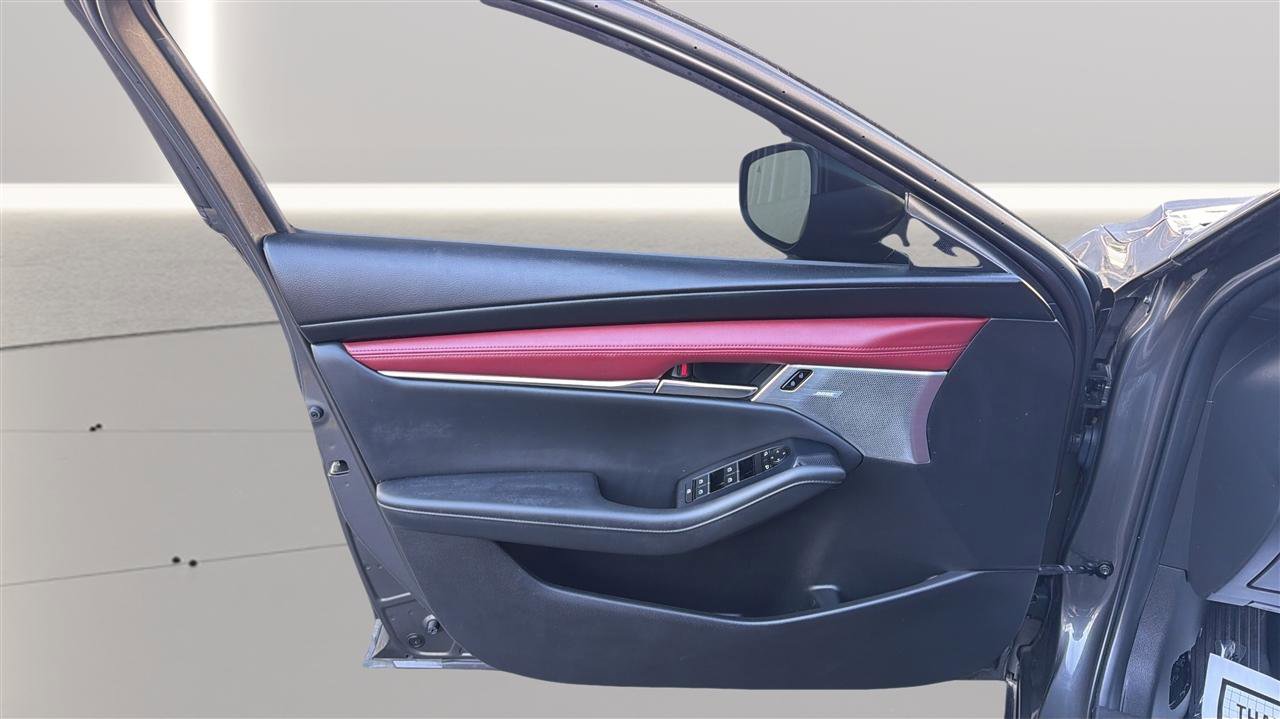 Used 2019 MAZDA MAZDA3 AWD Auto w/Premium Pkg image 16