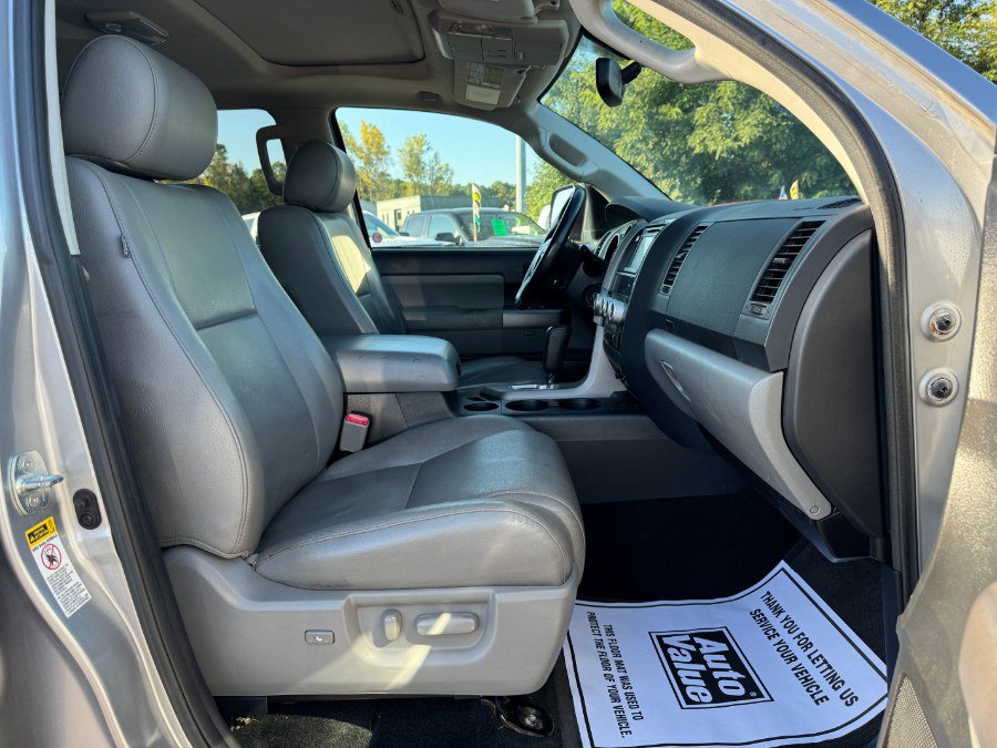 Used 2014 Toyota Sequoia SR5 AWD/4WD image 19