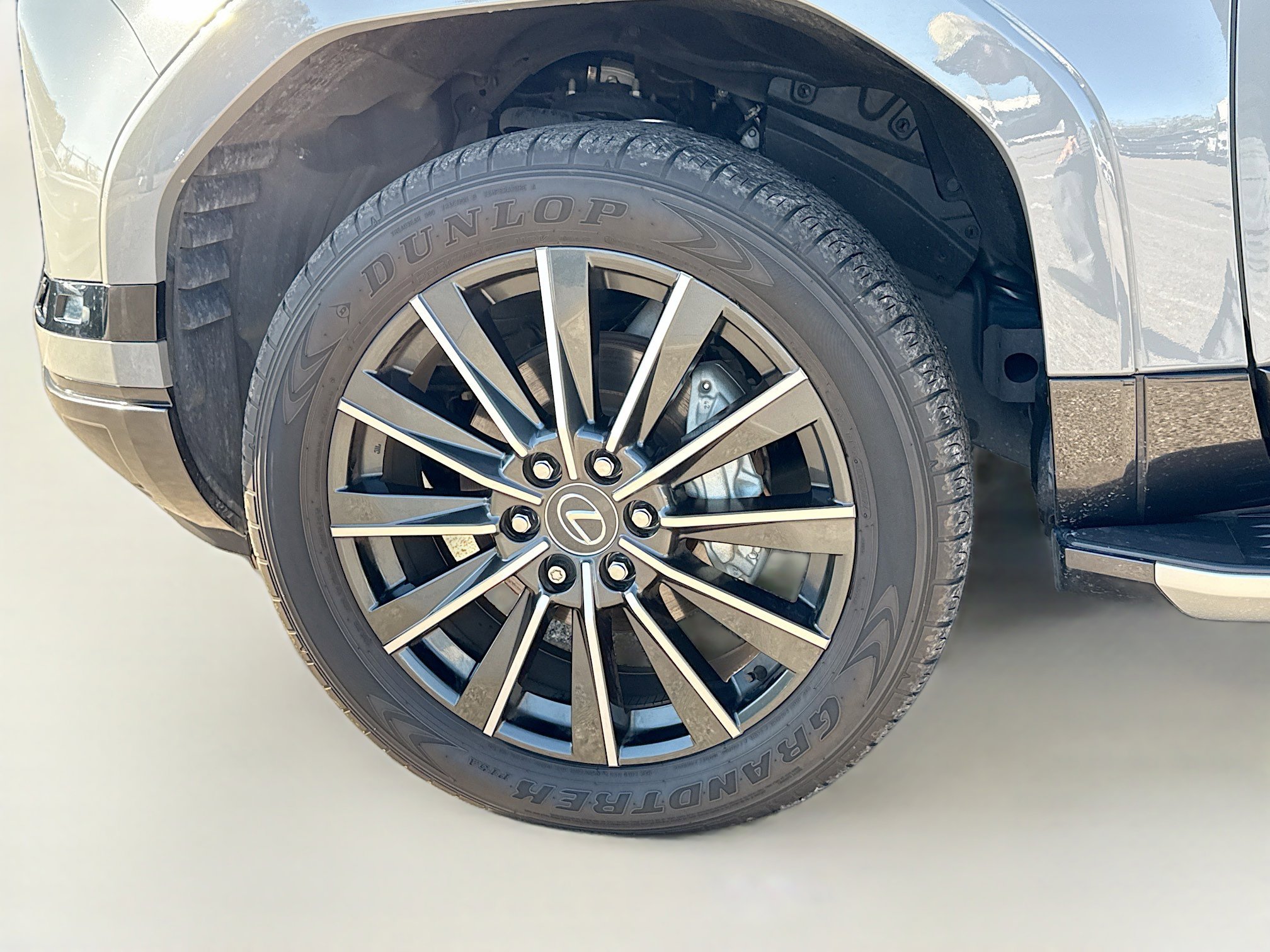 Used 2024 Lexus GX 550 w/ Accessory Package (Z1) image 43